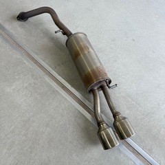 プリウスα モデリスタ　マフラー