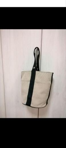 美品。HERMES　サクソーMM トワルアッシュ　バケツ型　ハンドバッグ