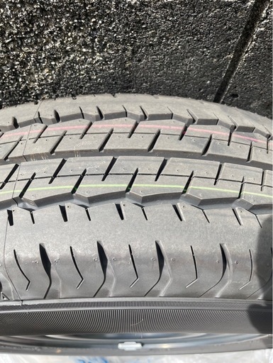 お取引中】新車外し トヨタ ハイエース 純正タイヤホイールセット 