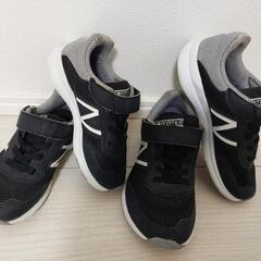 New Balance キッズ スニーカー 黒　2足セット