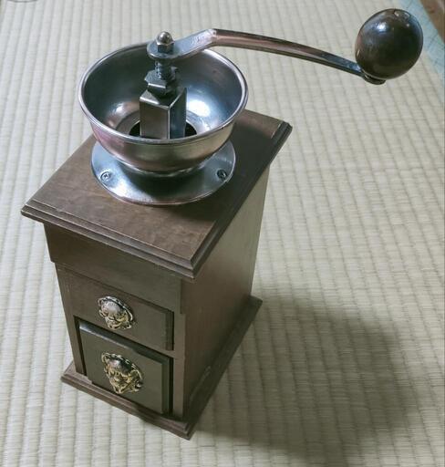 レトロな一品！手挽きコーヒーミル 引き出し付き ガラス容器付き