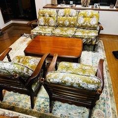 カリモク 
高級ソファー5人