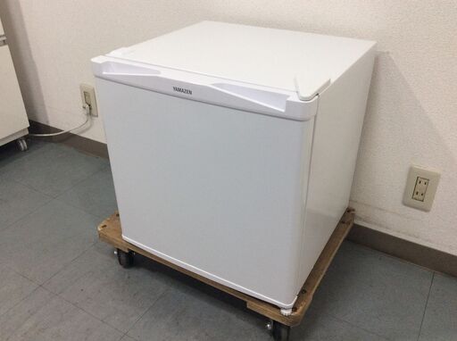 JT9522【YAMAZEN/山善 1ドア冷蔵庫】美品 2023年製 YF-WU30-W 家電 キッチン 冷蔵冷凍庫 右開き 31L