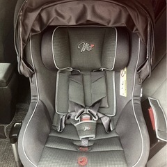 未使用　ISOFIX 回転式　チャイルドシート　新生児〜　