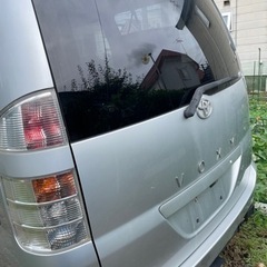 ヴォクシー 中古車 10月に売れなければ処分