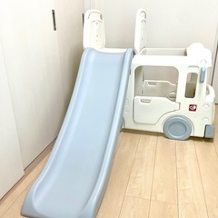 yayaのスクールバス・すべり台