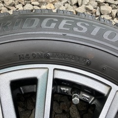 スタッドレスタイヤ（ナット付）&ジャッキ