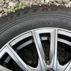 スタッドレスタイヤ（ナット付）&ジャッキ