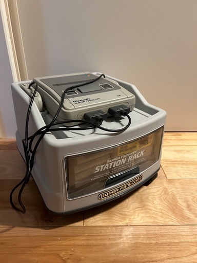 任天堂　スーパーファミコン本体　ほかソフト15本　ステーションラック　スーパーゲームボーイつき！ Nintendo
