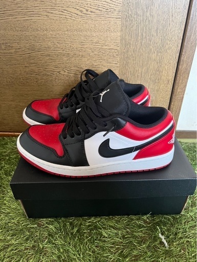 スニーカー NIKE AIR JORDAN 1 LOW BRED TOE