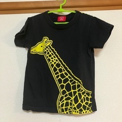 OJICO Tシャツ　黒に黄色のキリン柄　100-110cm