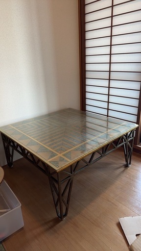 輸入家具　ローテーブル　ガラス天板　金属製