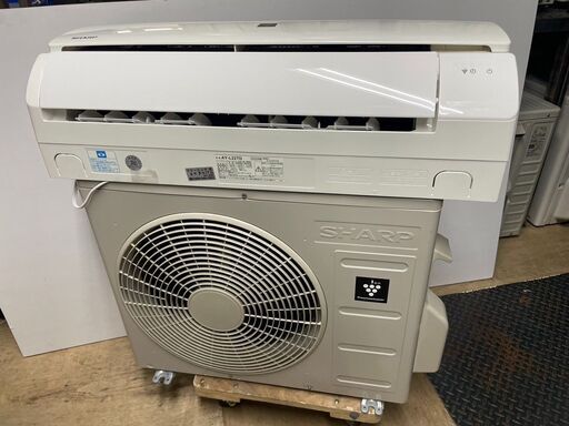 K05628　中古エアコン シャープ 2020年製 主に6畳用 冷房能力 2.2KW / 暖房能力 2.5KW