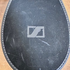 SENNHEISER  momentum on ear