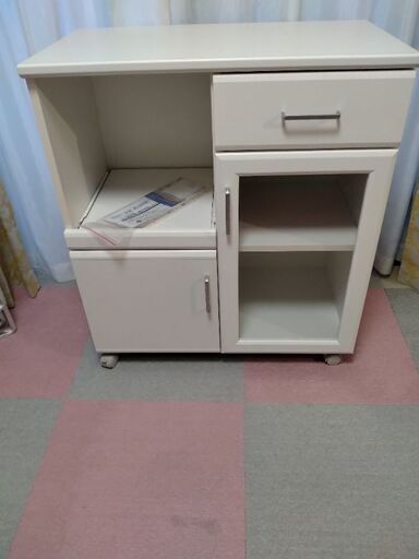 食器棚　新品未使用です。