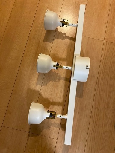 シーリングスポットライト（天井照明）と専用電球付き　IKEA
