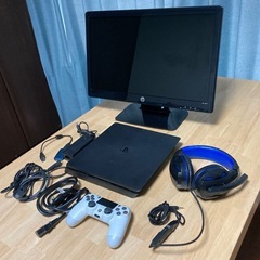 SONY プレイステーション4 コントローラー・モニター・ヘッドホン付き