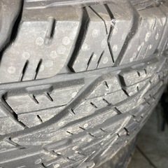 アルファード　ヴェルファイア？ 215/70/16  16インチ トヨタ純正アルミ　タイヤ　新車外し　ヒゲ跡残り