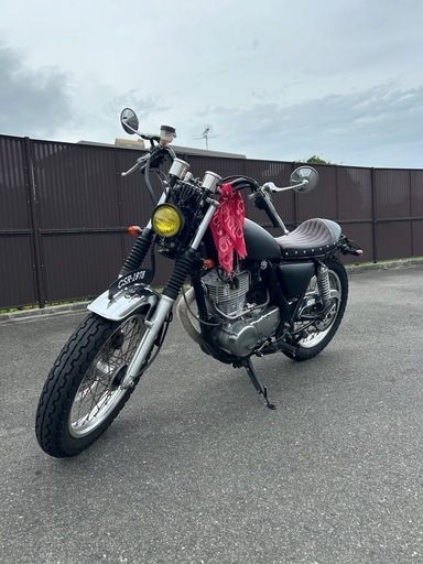 YAMAHA　SR400  ボバーカスタム　純正パーツ多数あり　車検令和8年4月まであり！！