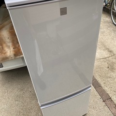 お薦め品‼️シャープどっちもつけかえドア2ドア冷凍冷蔵庫167L2018年
