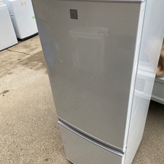 お薦め品‼️シャープどっちもつけかえドア2ドア冷凍冷蔵庫167L2018年
