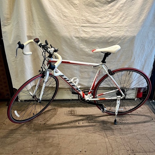 【武蔵小山店】 自転車 ロードバイク 27インチ TOTEM GOLDEN WHEEL HURRICANE 変速  クロスバイク 白 700×23c QUANDO VADER