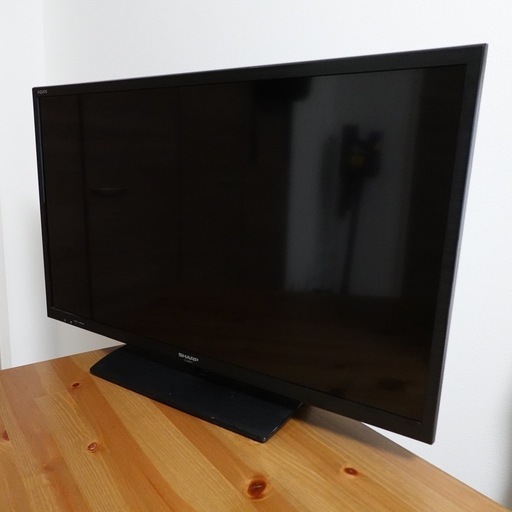 SHARP 32型液晶テレビ　シャープ