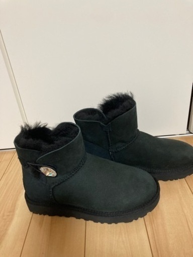 【未使用】UGG スワロフスキーブーツ　22cm