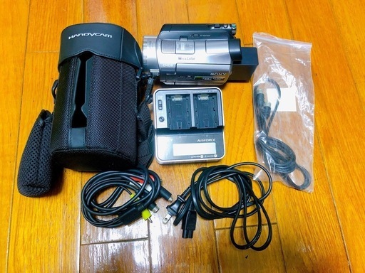 SONY HDR-CX100 HDビデオカメラ 60GB内蔵メモリとバッテリー付き