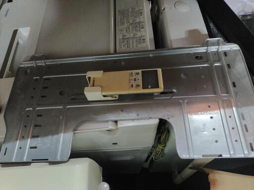 三菱重工 ビーバー　エアコン SRKT28E2R-W ルーム　エアコン　 2.8KW 　2014年製　冷媒R410A　8～12畳　100V \n\n