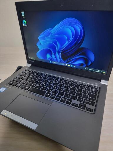 初心者OK! 良品　TOSHIBA dynabook R63 Intel Core i5-8250U メモリ8.19GB SSD256.06GB