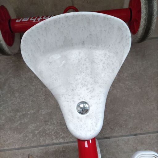 美品中古 キティーちゃん 自転車 補助輪、押し棒つき キティちゃん