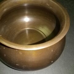 銅製 壺 銘は読み取れず