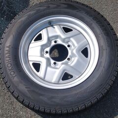 ジムニー　スタッドレス　バリ溝　美品