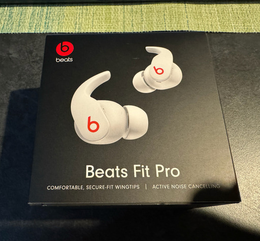 Beats Fit Pro ホワイト