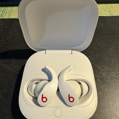 Beats Fit Pro ホワイト
