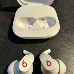 Beats Fit Pro ホワイト