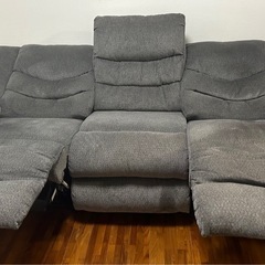 (現在取引中)リクライニング付き3人掛けソファー