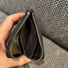 ディーゼルブラックゴールド　黒 ジッパー付き財布