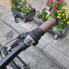 クロスバイク　美品　７００ｘ２８ｃ　６変速　黒　配達可能