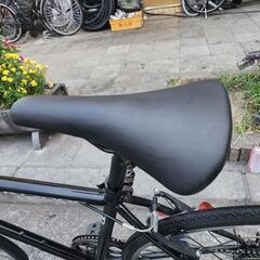 クロスバイク　美品　７００ｘ２８ｃ　６変速　黒　配達可能