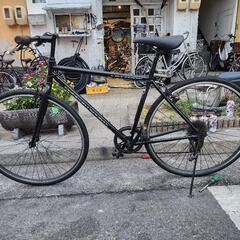 クロスバイク　美品　７００ｘ２８ｃ　６変速　黒　配達可能