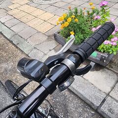 ブリヂストン　クロスバイク　２７インチ　７変速　　雨カバー　付き　自動ライト　付き　黒　配達可能　美品