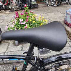 ブリヂストン　クロスバイク　２７インチ　７変速　　雨カバー　付き　自動ライト　付き　黒　配達可能　美品