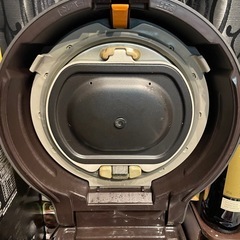 【中古】IHジャー炊飯器（5.5合炊き）　三菱 白和三盆MITSUBISHI　本炭釜　KAMADO NJ-AW108 釜無し