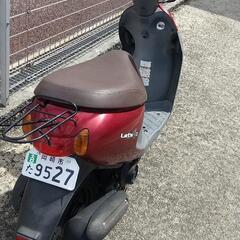スクーター レッツ4インジェクション整備済み走行距離実5600kmこのスクーターの良い所は燃費かなエンジンブレーキ見たく効く所も良い自賠責保険一年バッテリープラグオイルクーラント新品  整備済み  売れるまで距離は伸びます。国家資格一級の整備士の整備済み エンジン絶好調❗️