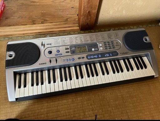 【美品】CASIOカシオ 電子ピアノ LK-41スタンド付　光ナビゲーション