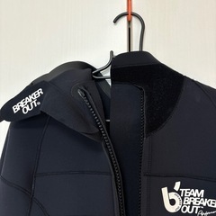 【お譲り先が決まりました】【美品】ウェットスーツ BREAKER OUT フルスーツ 3mm ML