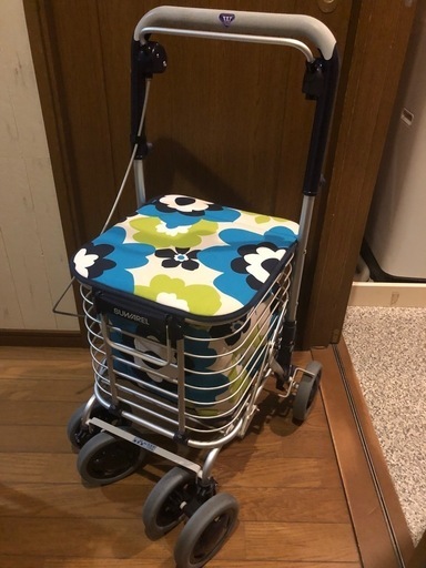 美品！シルバーカー　手押し車　座れる