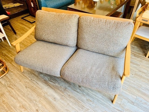 【リユースグッディーズ】特価‼️シギヤマ家具/北欧風木製フレームソファ